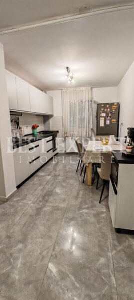 Titan Apartament 4 camere  cu geam la baie, bloc reabilitat, 5 min metrou Titan