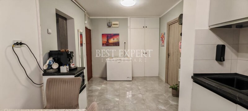 Titan Apartament 4 camere  cu geam la baie, bloc reabilitat, 5 min metrou Titan