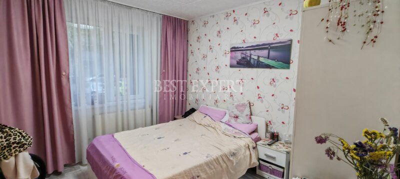 Titan Apartament 4 camere  cu geam la baie, bloc reabilitat, 5 min metrou Titan
