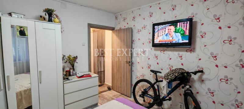 Titan Apartament 4 camere  cu geam la baie, bloc reabilitat, 5 min metrou Titan