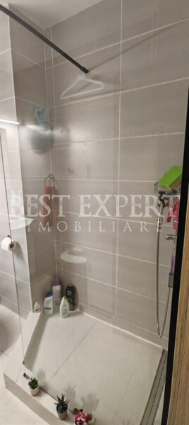 Titan Apartament 4 camere  cu geam la baie, bloc reabilitat, 5 min metrou Titan