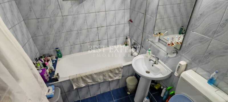 Titan Apartament 4 camere  cu geam la baie, bloc reabilitat, 5 min metrou Titan